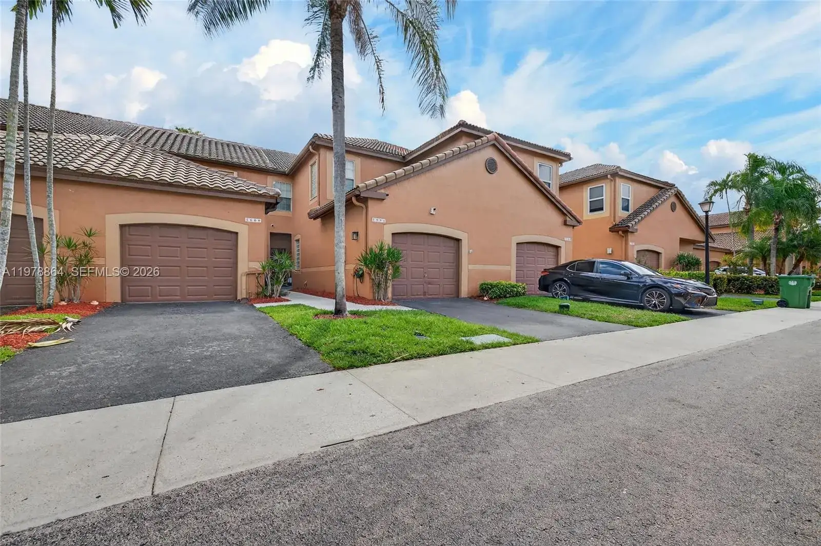 3 bedroom 2 bath Residential for sale at 1594 Barcelona Way # 18, Weston FL 33327