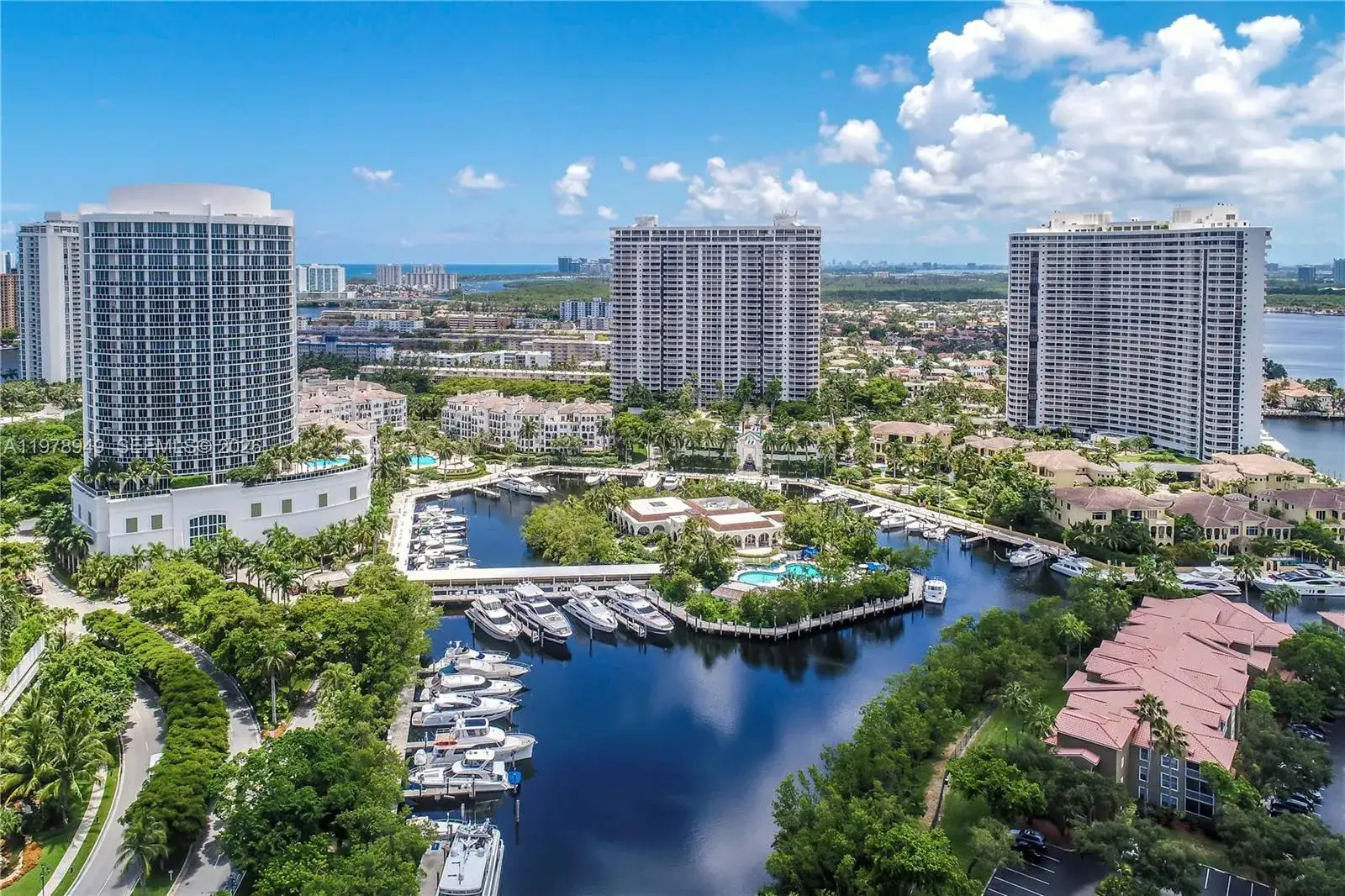 2 bedroom 2 bath Residential for sale at 1000 W Island Blvd # 1812, Aventura FL 33160