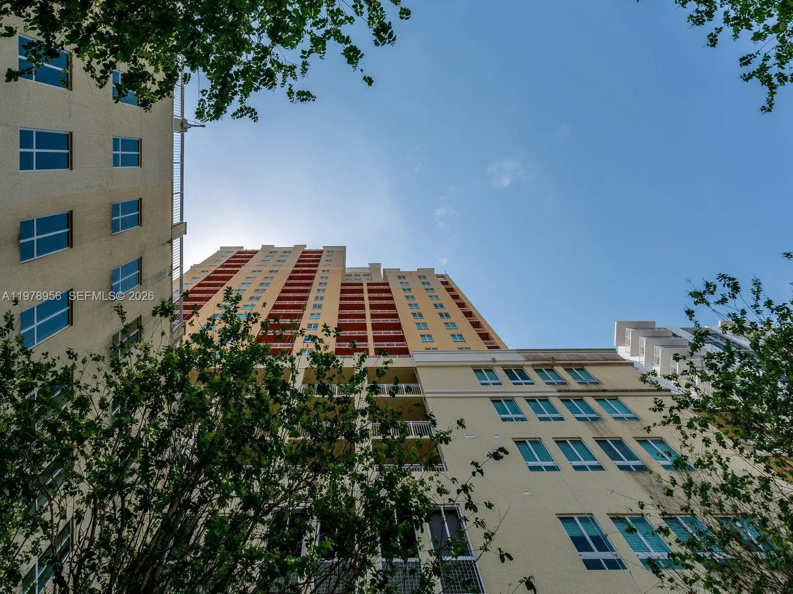 3 bedroom 2 bath Residential Lease for rent at 7350 SW 89th St # 719S, Miami FL 33156