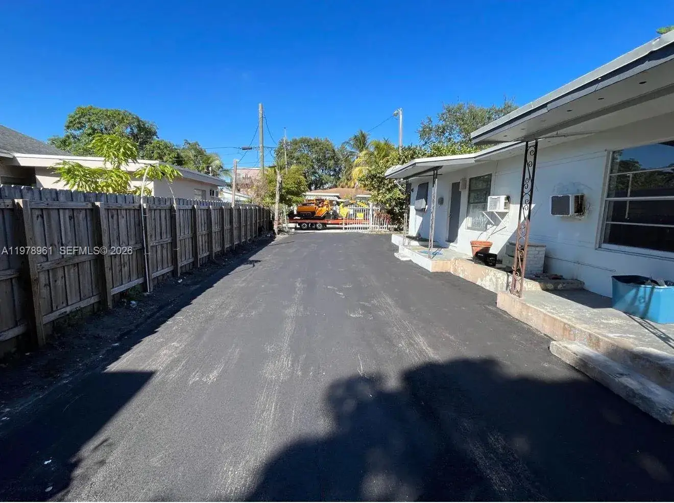 2 bedroom 1 bath Residential Lease for rent at 132 NE 70th St, Miami FL 33138
