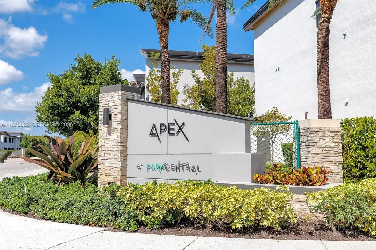 3 bedroom 2 bath Residential for sale at 7925 NW 104th Ave # 28, Doral FL 33178