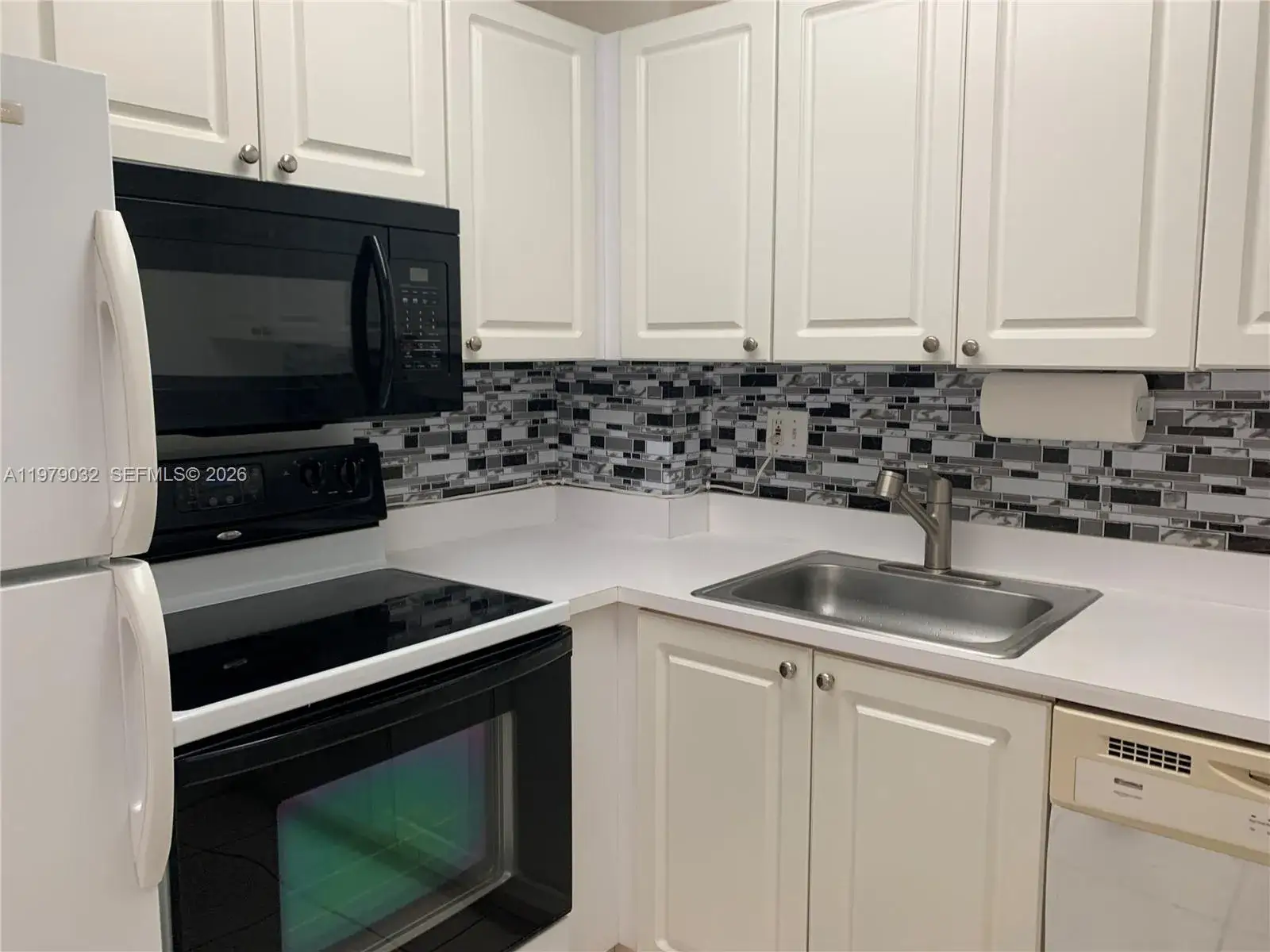 2 bedroom 2 bath Residential Lease for rent at 9360 Fontainebleau Blvd # 406, Miami FL 33172