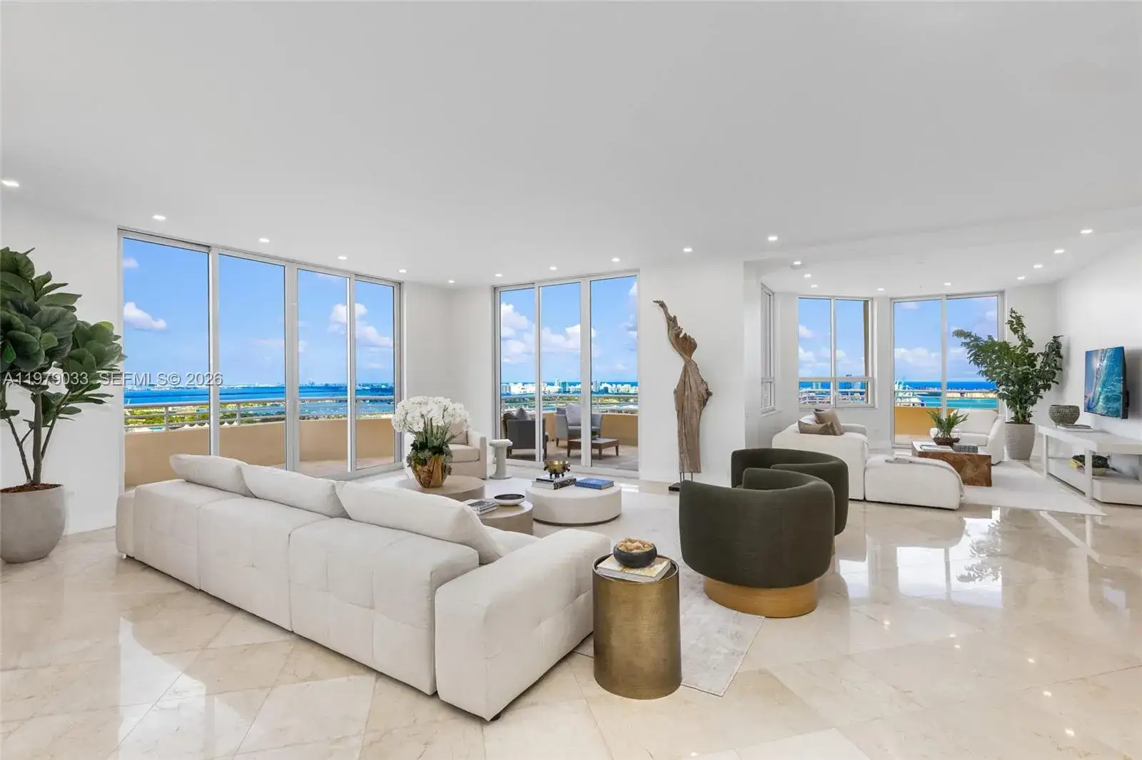 5 bedroom 5 bath Residential Lease for rent at 808 Brickell Key Dr # 3901, Miami FL 33131