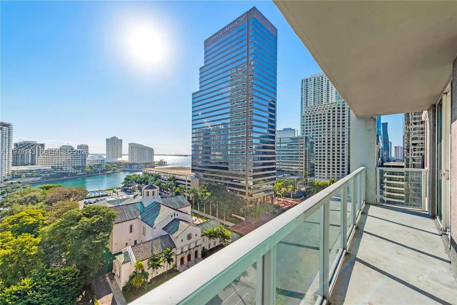 2 bedroom 2 bath Residential Lease for rent at 500 Brickell Ave # 1402, Miami FL 33131