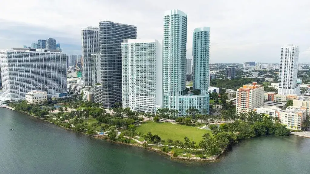 2 bedroom 2 bath Residential Lease for rent at 1900 N Bayshore Dr # 2018, Miami FL 33132