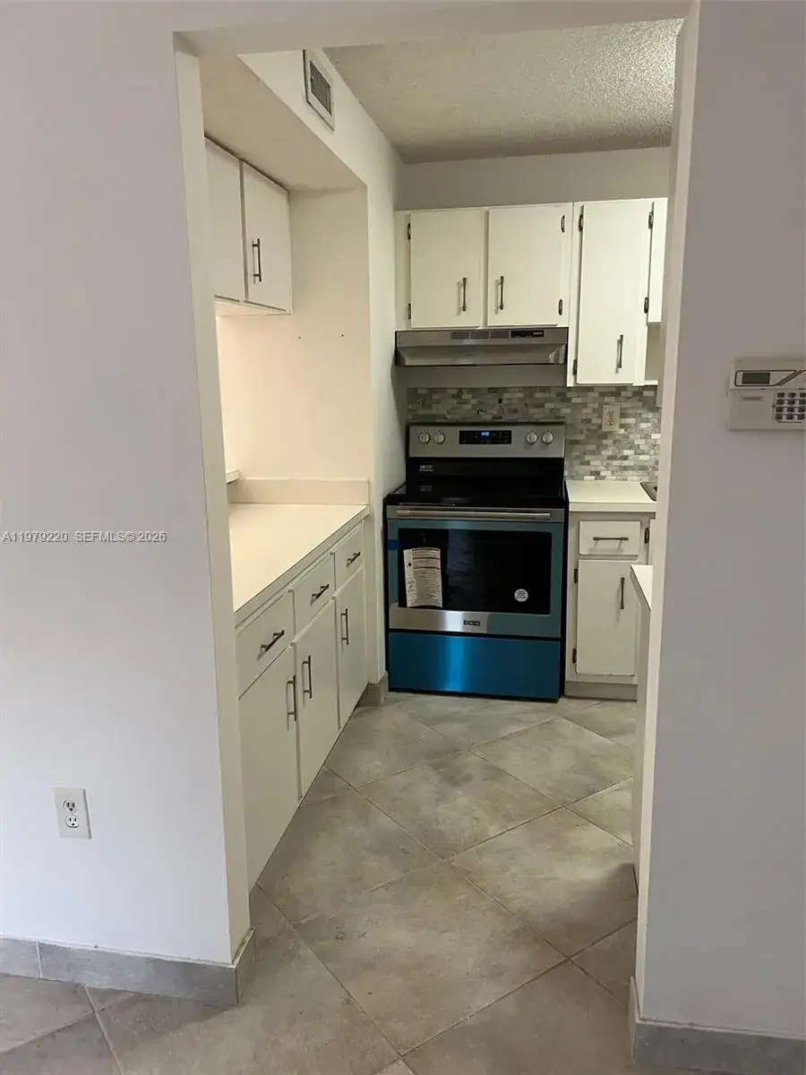 3 bedroom 2 bath Residential for sale at 20760 NE 4th Ct # 207, Miami FL 33179