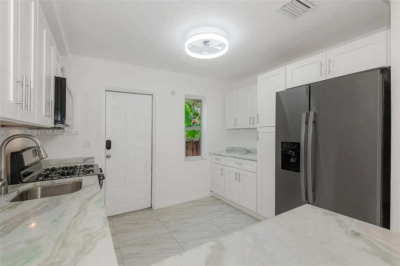 2 bedroom 1 bath Residential Lease for rent at 1914 Dewey St, Hollywood FL 33020