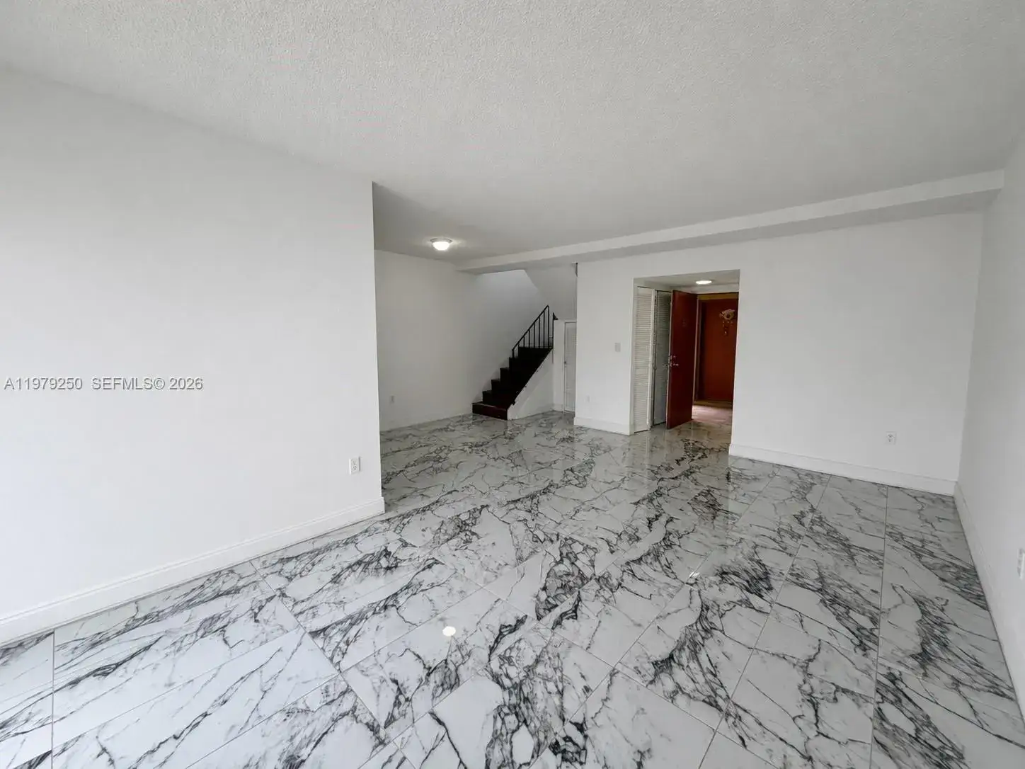 2 bedroom 1 bath Residential Lease for rent at 9390 W Flagler St # 225C, Miami FL 33174