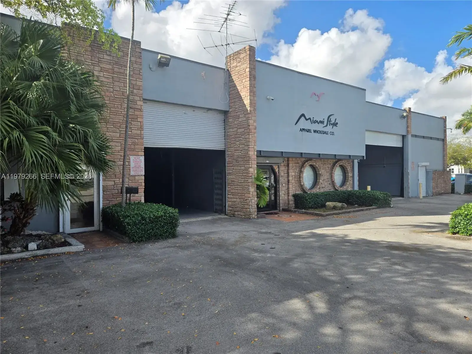 Commercial Sale for sale at 7480 NW 52nd St, Miami FL 33166