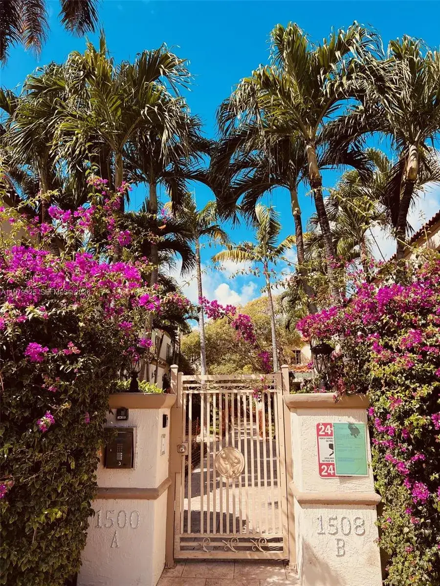 1 bedroom 1 bath Residential for sale at 1500 Pennsylvania Ave # 9A, Miami Beach FL 33139