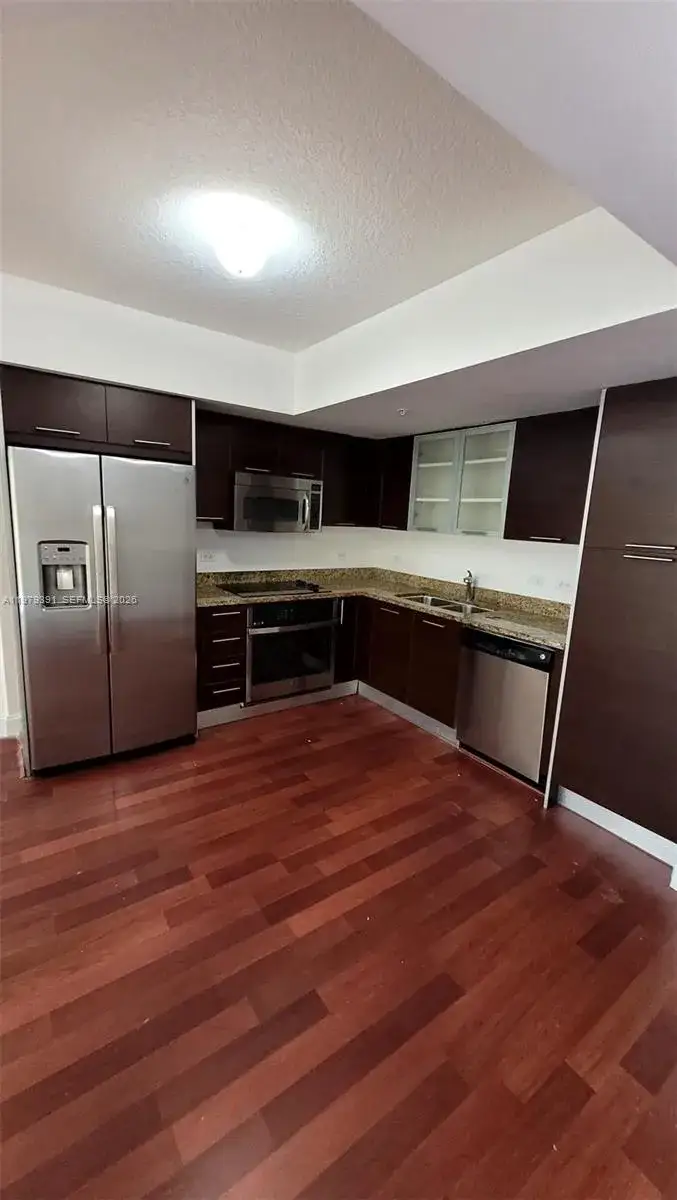 2 bedroom 2 bath Residential Lease for rent at 41 SE 5th St # 709, Miami FL 33131