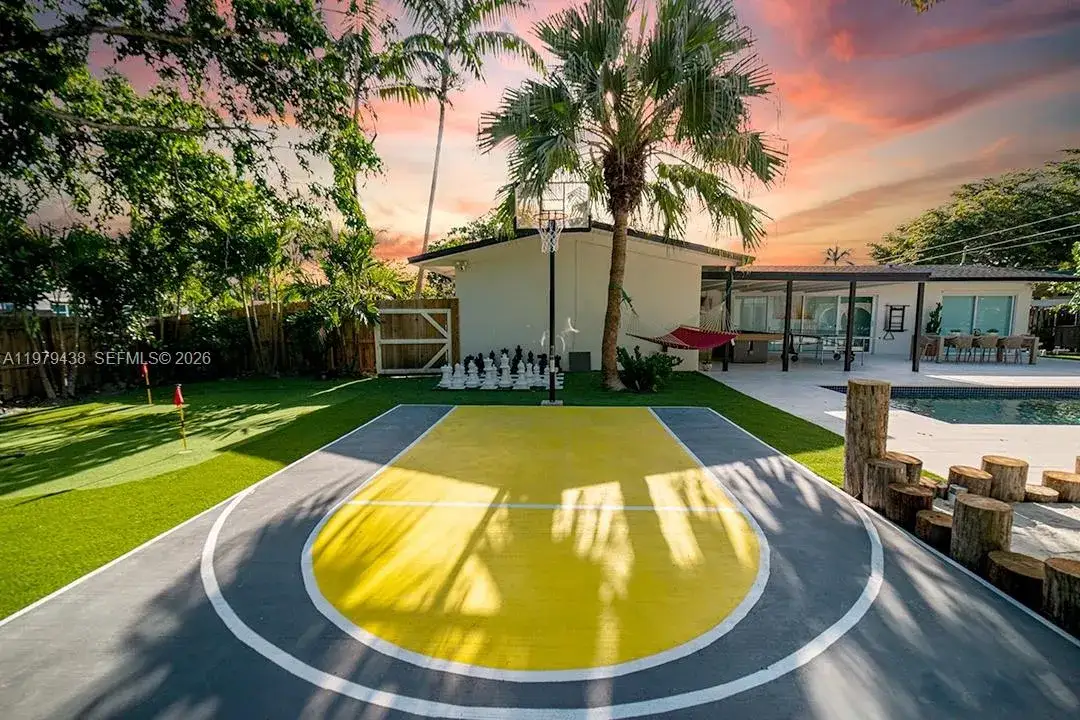 5 bedroom 4 bath Residential for sale at 18800 Belmont Dr, Cutler Bay FL 33157