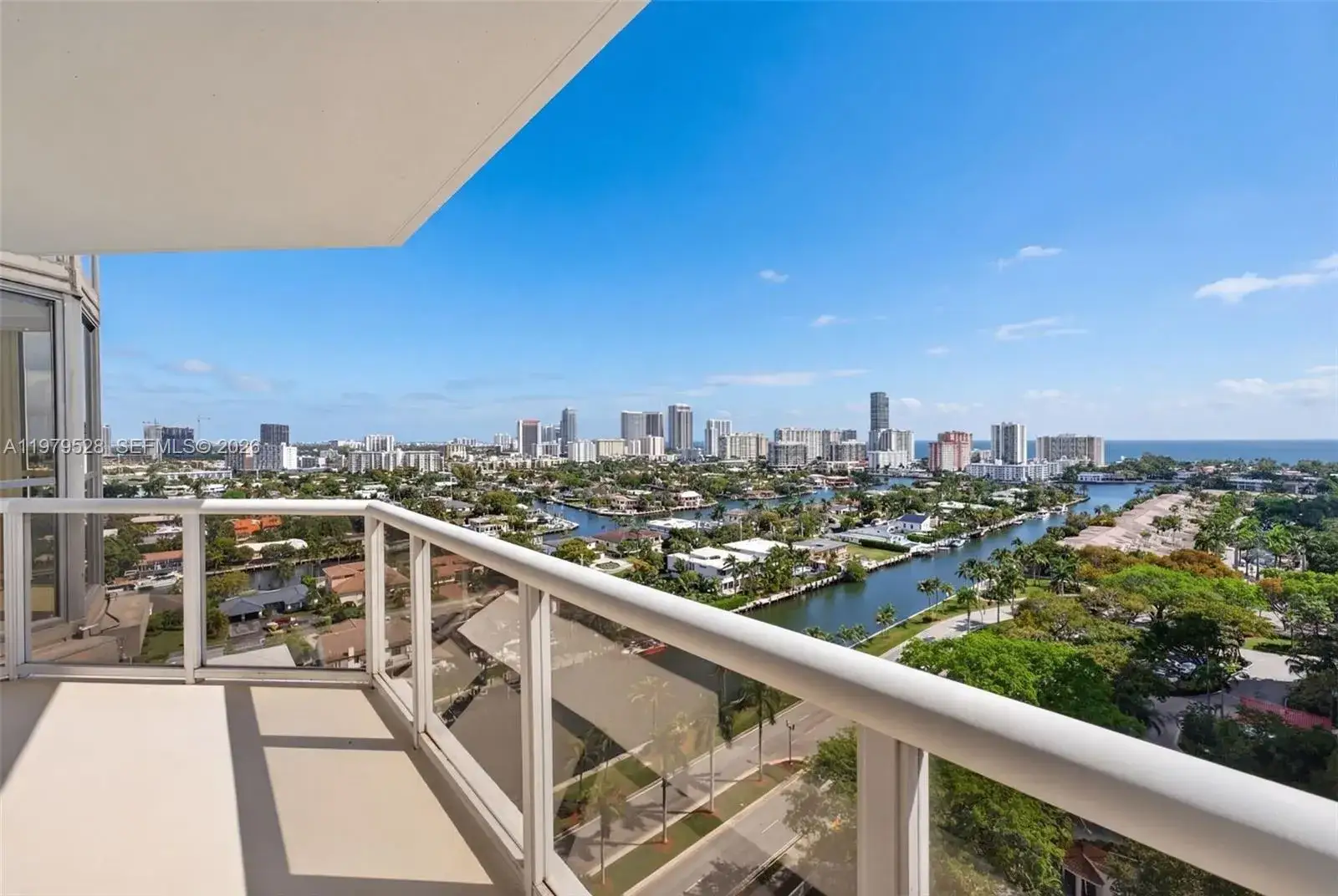 2 bedroom 2 bath Residential for sale at 3600 Yacht Club Dr # 1802, Aventura FL 33180