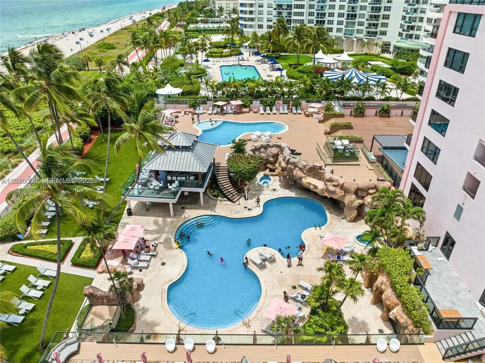 2 bedroom 2 bath Residential for sale at 5225 Collins Ave # 1214, Miami Beach FL 33140