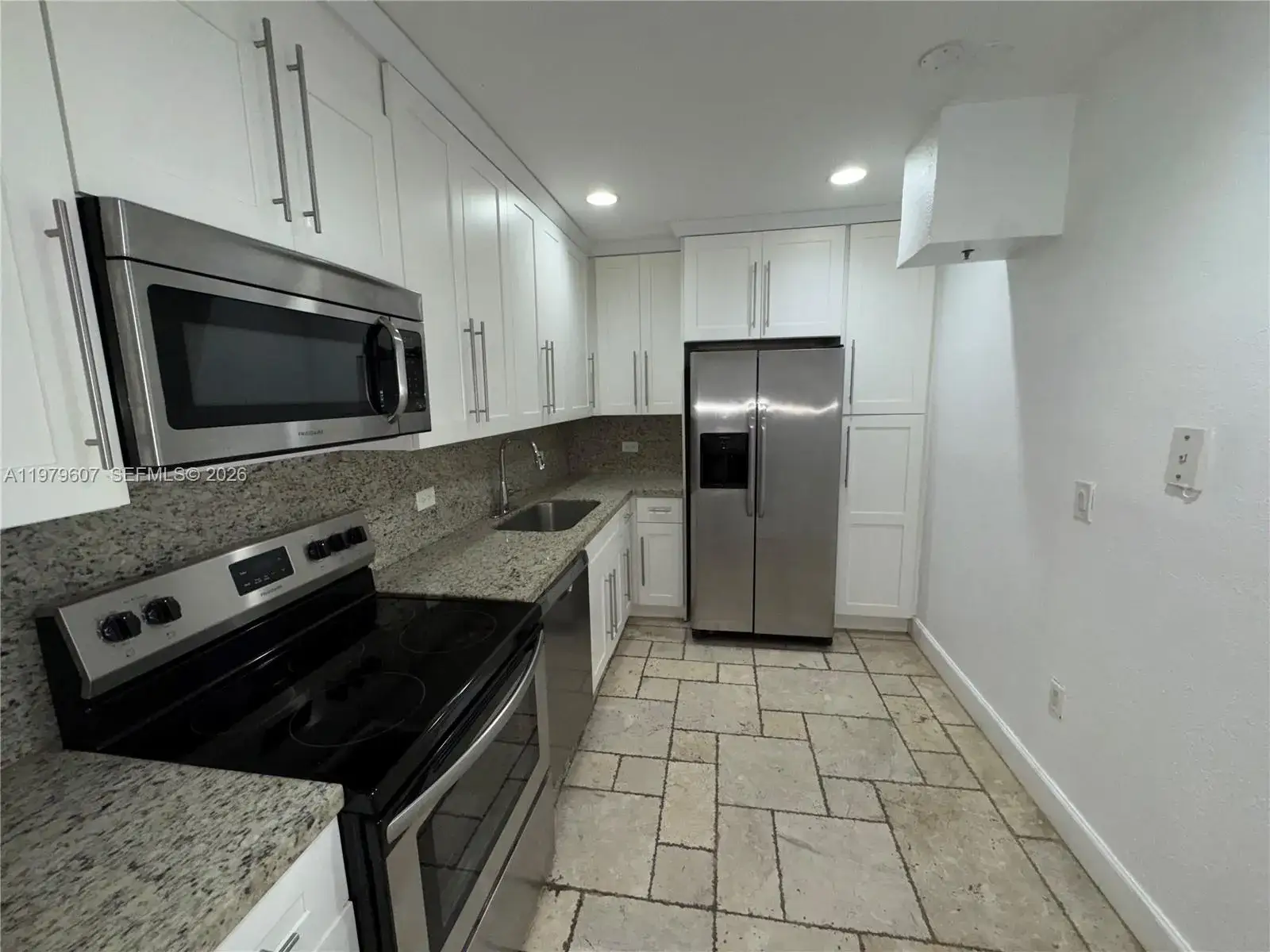 2 bedroom 2 bath Residential for sale at 20505 E Country Club Dr # 135, Aventura FL 33180
