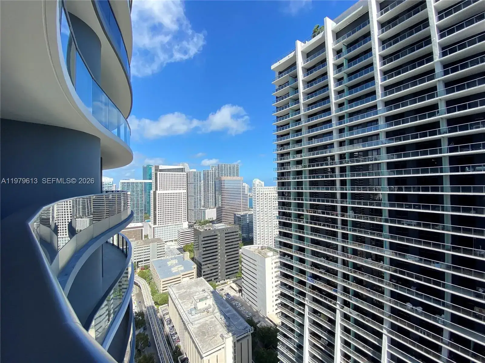 1 bedroom 2 bath Residential Lease for rent at 1000 Brickell Plaza # 3807, Miami FL 33131
