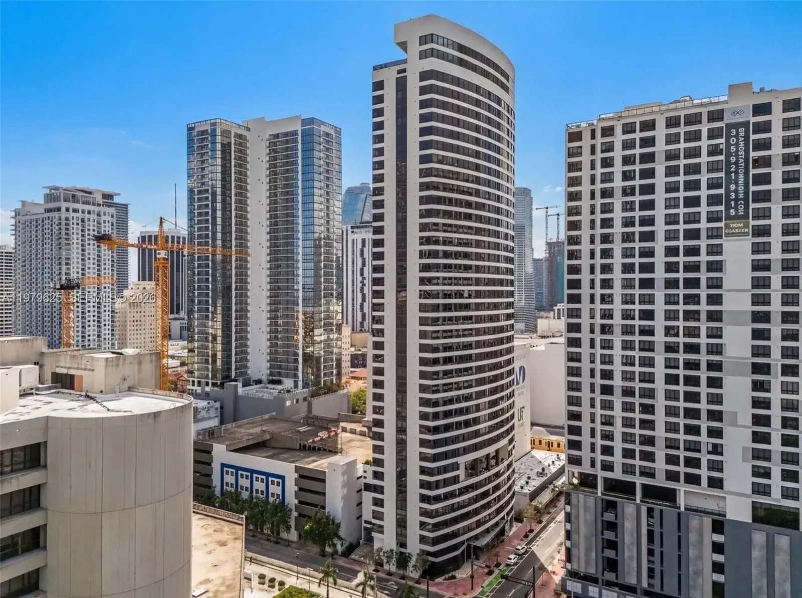 2 bedroom 2 bath Residential Lease for rent at 225 N Miami Ave # 3201, Miami FL 33132
