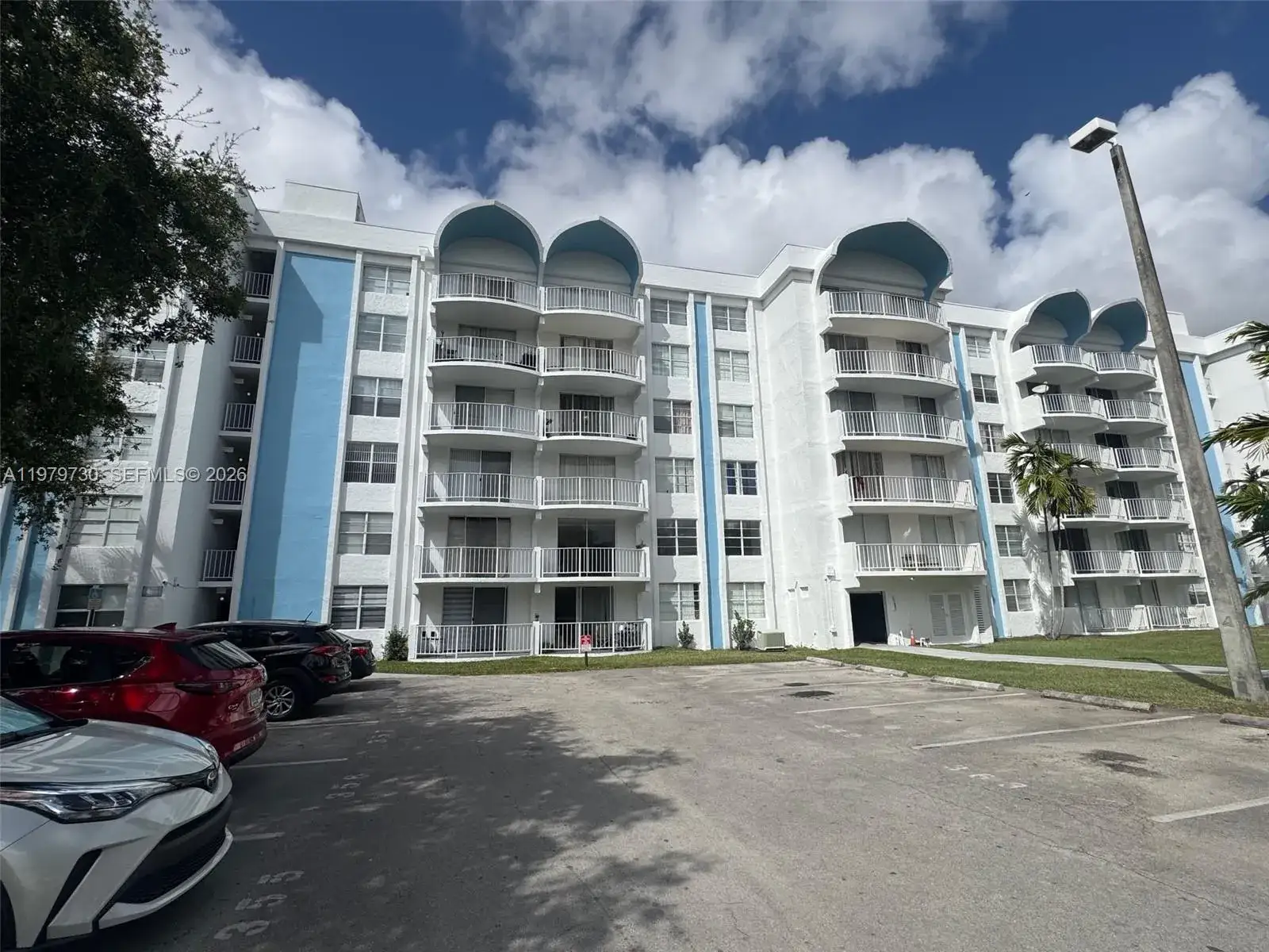 1 bedroom 1 bath Residential Lease for rent at 494 NW 165th St Rd # 208, Miami FL 33169