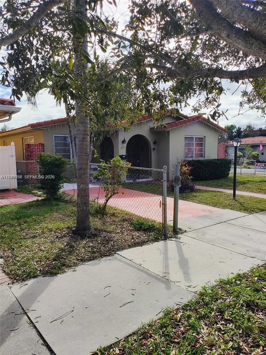 3 bedroom 2 bath Residential for sale at 525 SW 56th Ave, Miami FL 33134