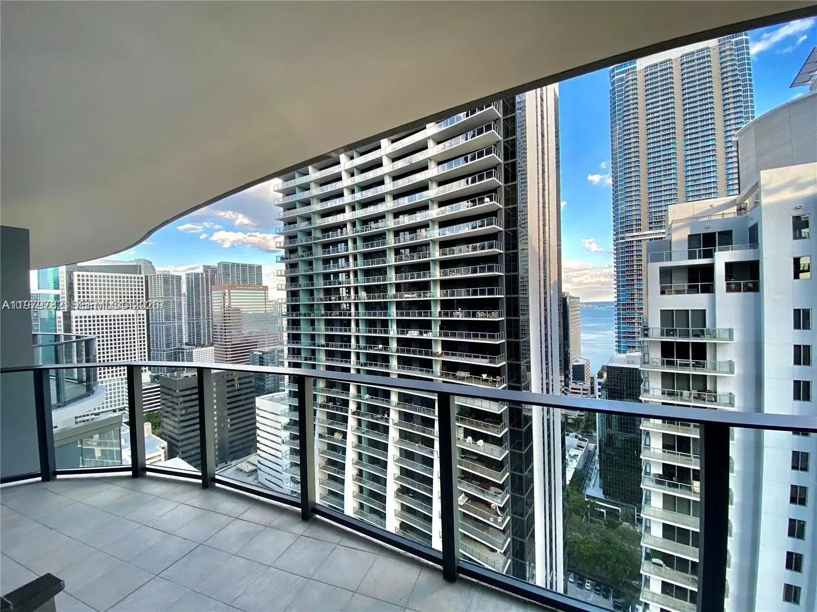 1 bedroom 1 bath Residential for sale at 1000 Brickell Plz # 3503, Miami FL 33131