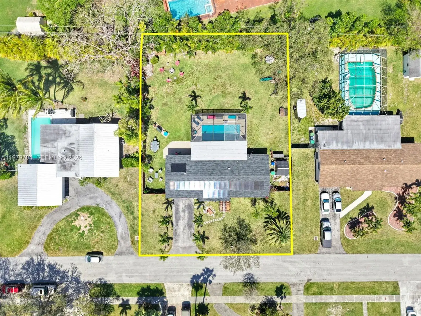 3 bedroom 2 bath Residential for sale at 8935 SW 186th Ter, Cutler Bay FL 33157