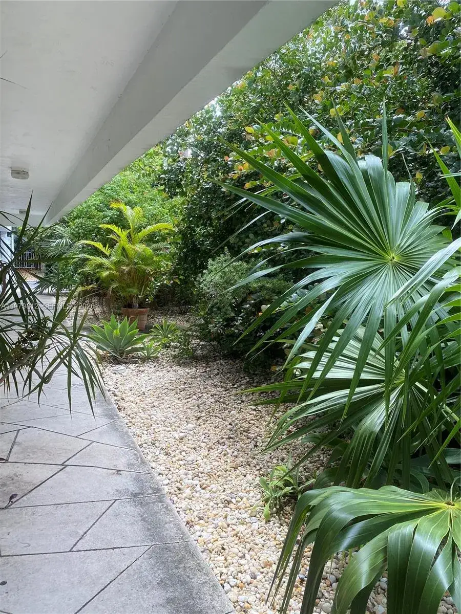 1 bath Residential for sale at 221 Meridian Ave # 305, Miami Beach FL 33139
