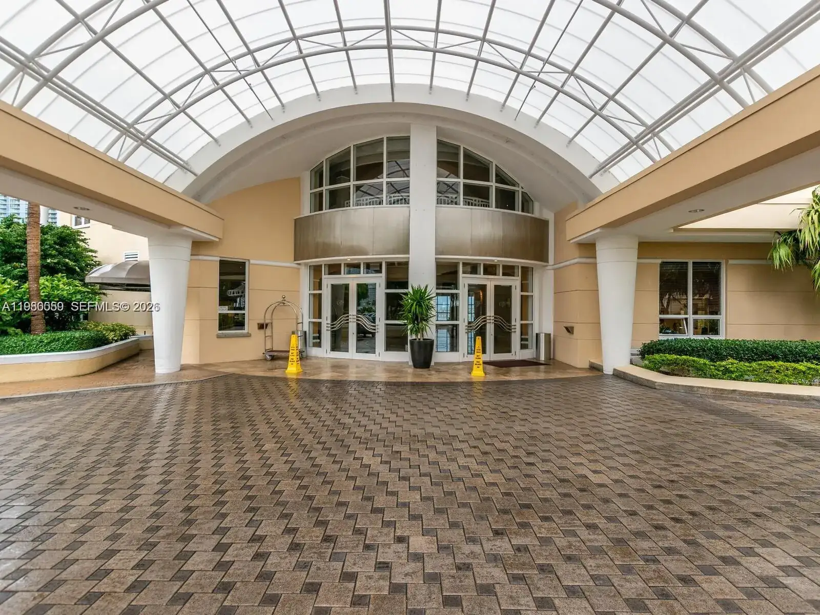 3 bedroom 2 bath Residential for sale at 848 Brickell Key Dr # 1201, Miami FL 33131
