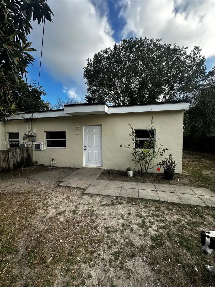 2 bedroom 1 bath Residential Lease for rent at 11782 SW 213th St # 11782, Miami FL 33177