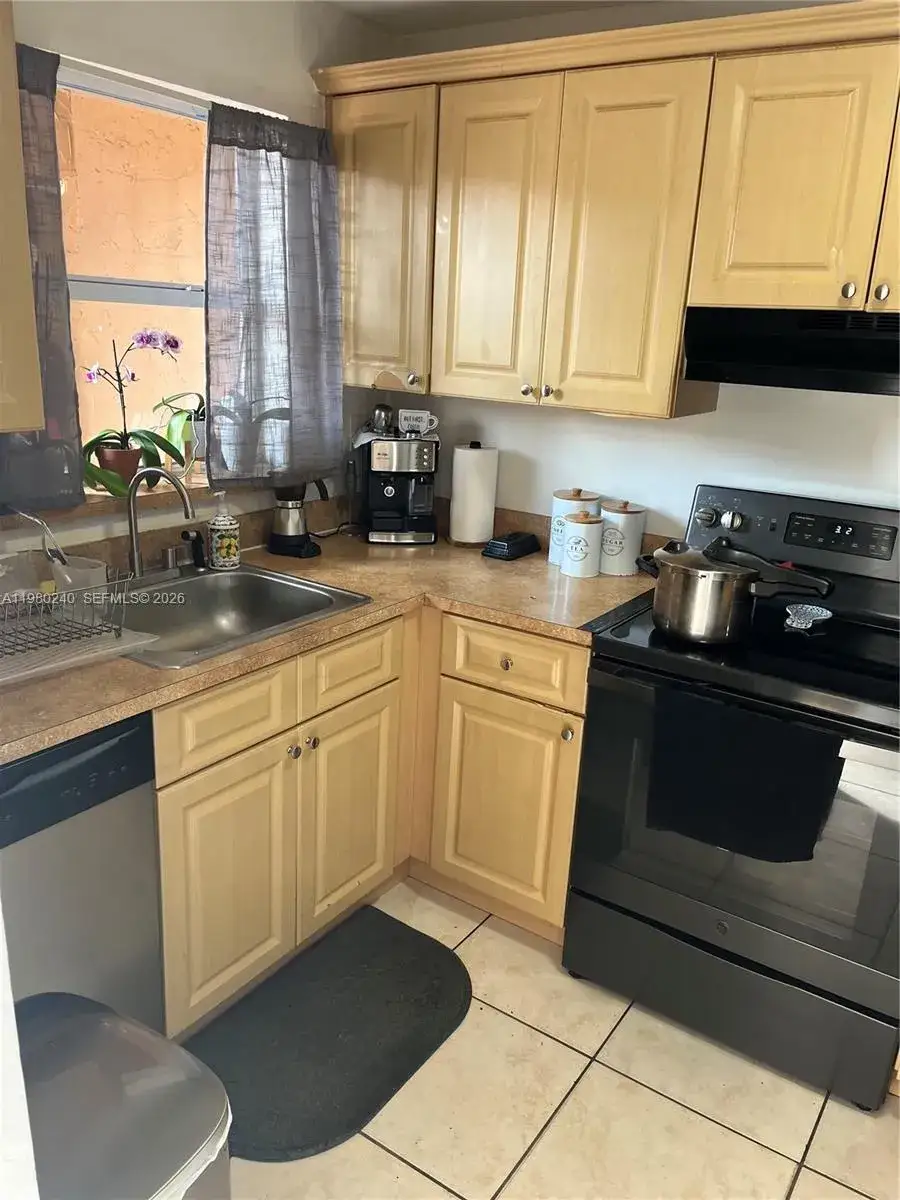 2 bedroom 2 bath Residential for sale at 4331 W 11th Ln # 65, Hialeah FL 33012