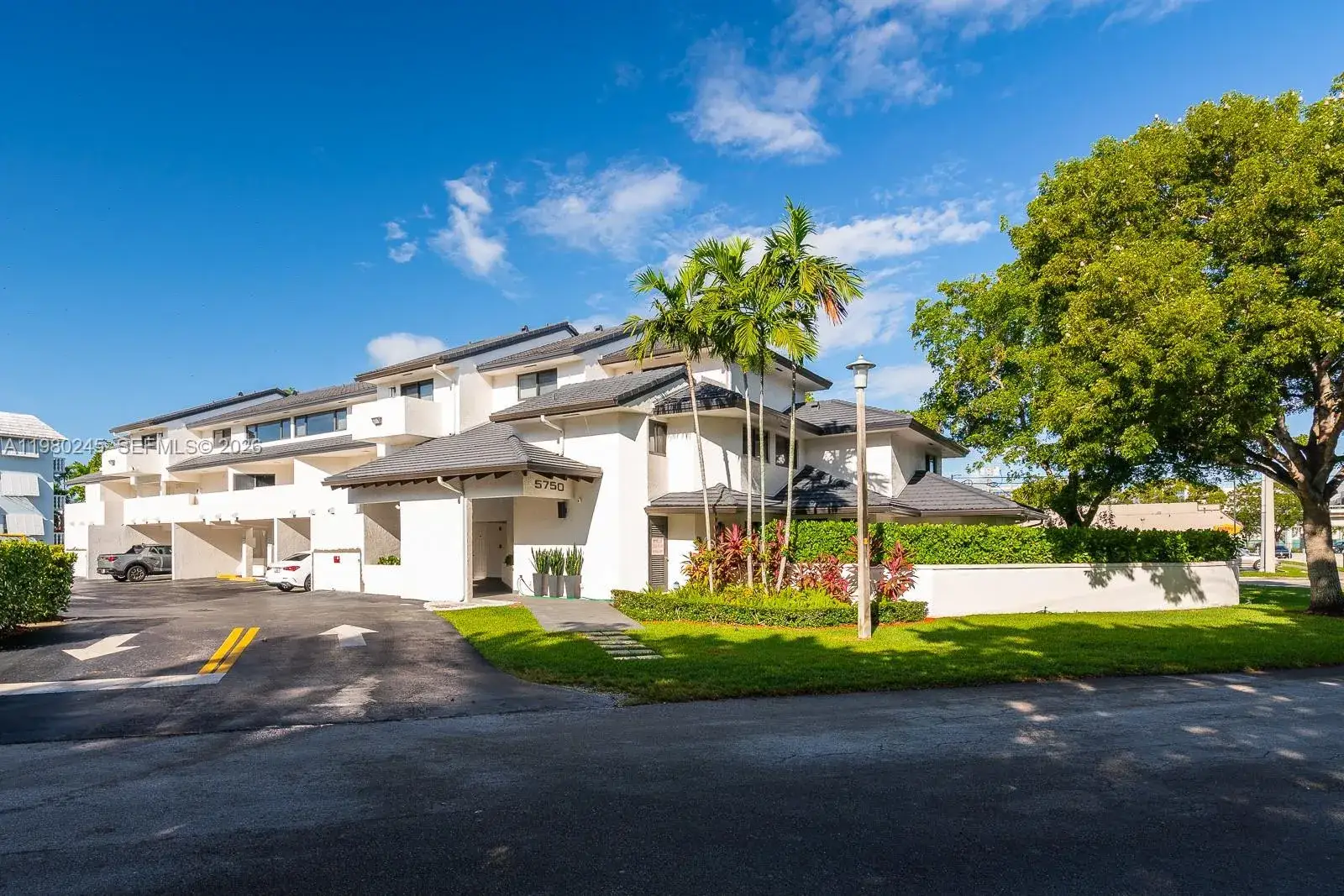 2 bedroom 2 bath Residential for sale at 5750 Turin St # 206, Coral Gables FL 33146