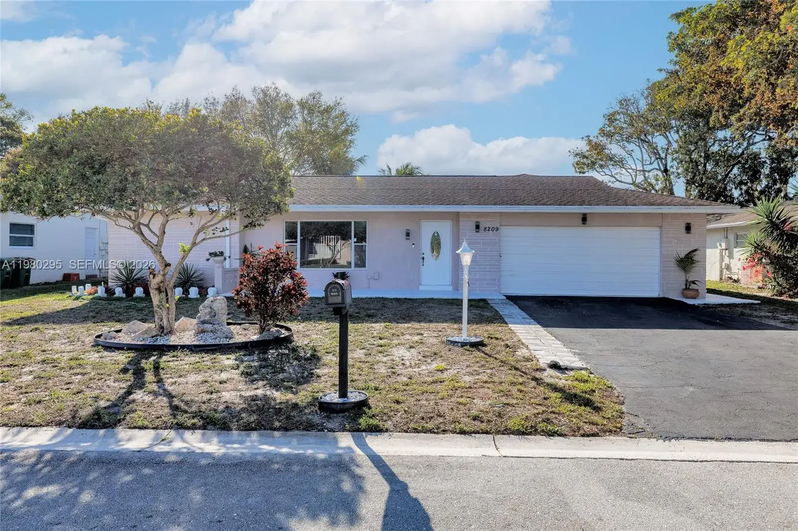 3 bedroom 2 bath Residential for sale at 8209 NW 91st Ave, Tamarac FL 33321