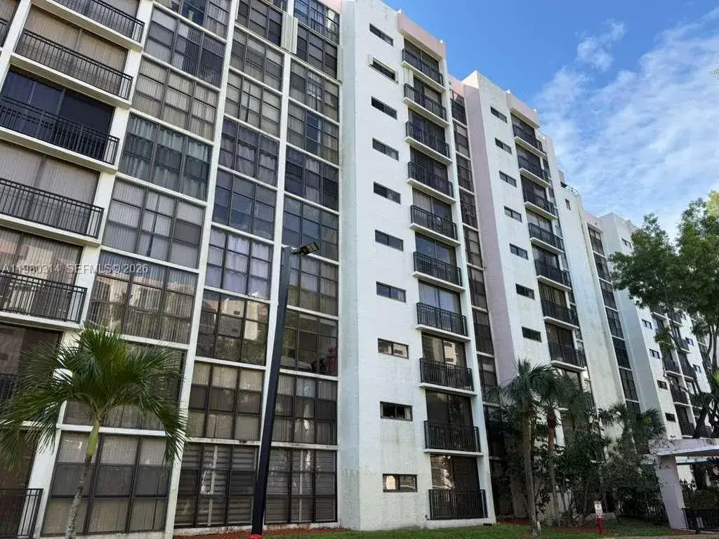 2 bedroom 2 bath Residential for sale at 17011 N Bay Rd # 709, Sunny Isles Beach FL 33160