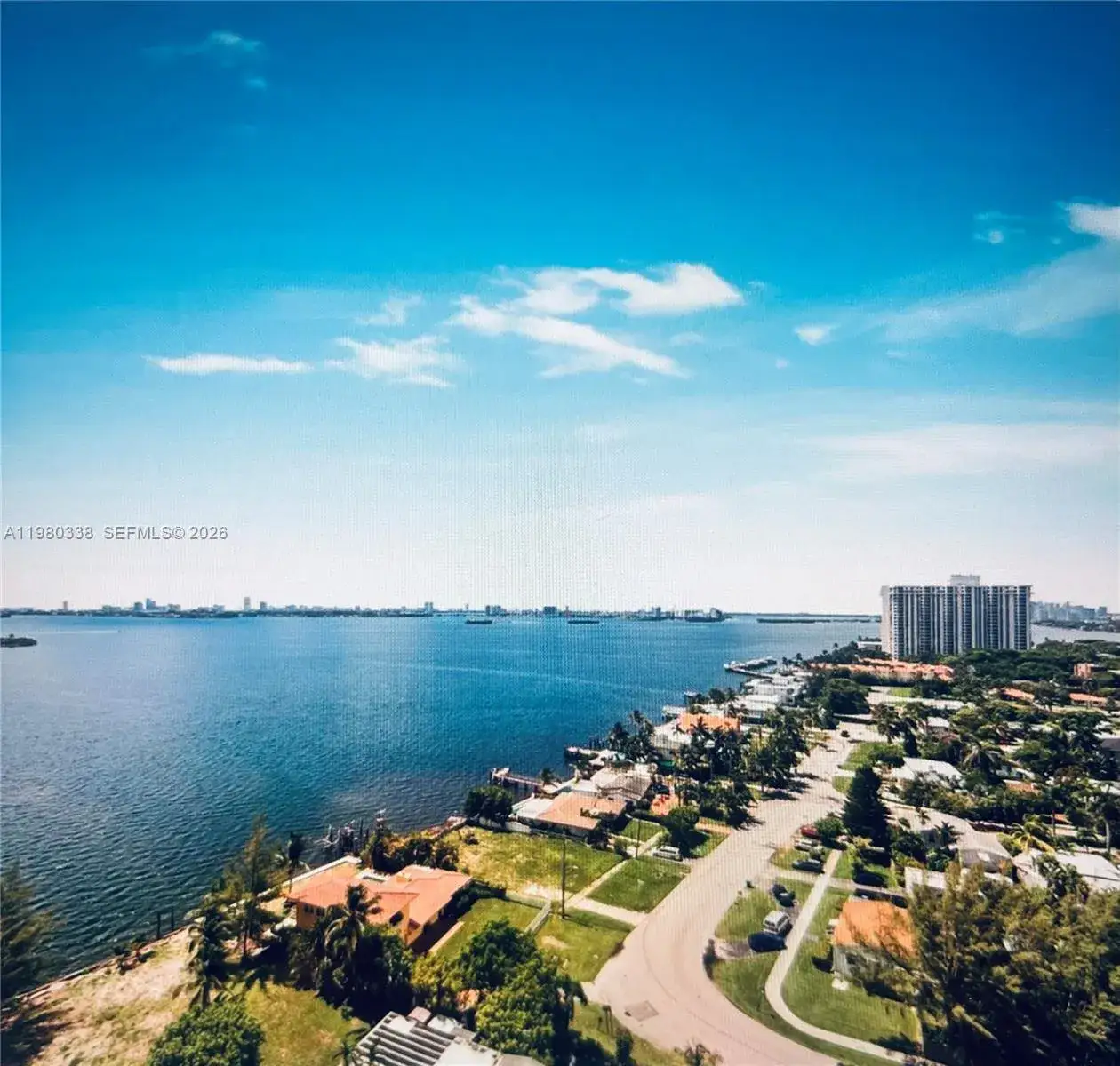 1 bedroom 1 bath Residential Lease for rent at 11111 Biscayne Blvd # 4E, Miami FL 33181