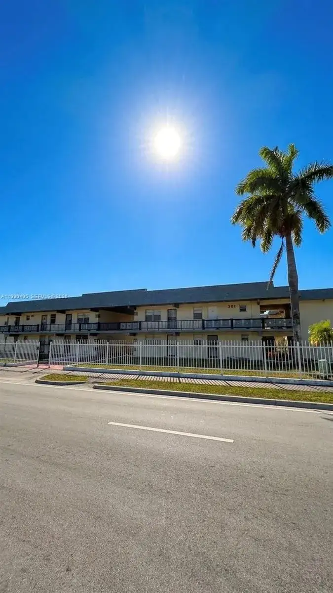 1 bedroom 1 bath Residential for sale at 301 NW 177th St # 201, Miami Gardens FL 33169