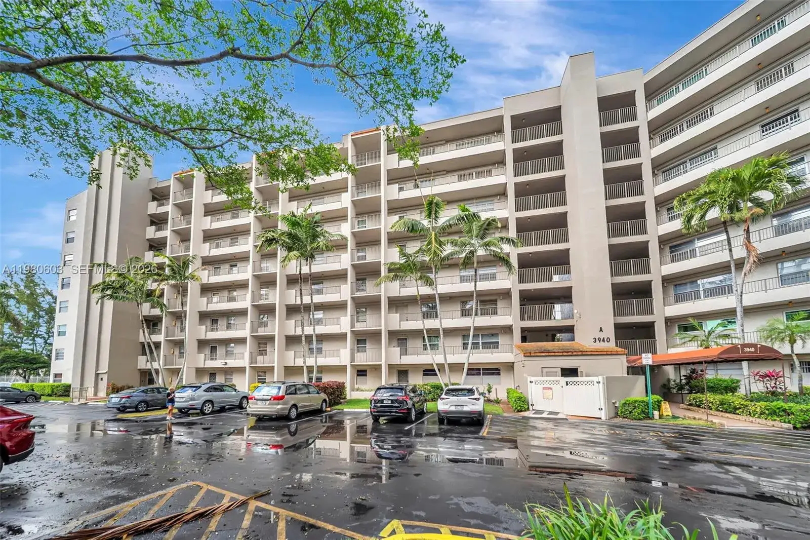 2 bedroom 2 bath Residential for sale at 3940 Inverrary Blvd # A, Lauderhill FL 33319