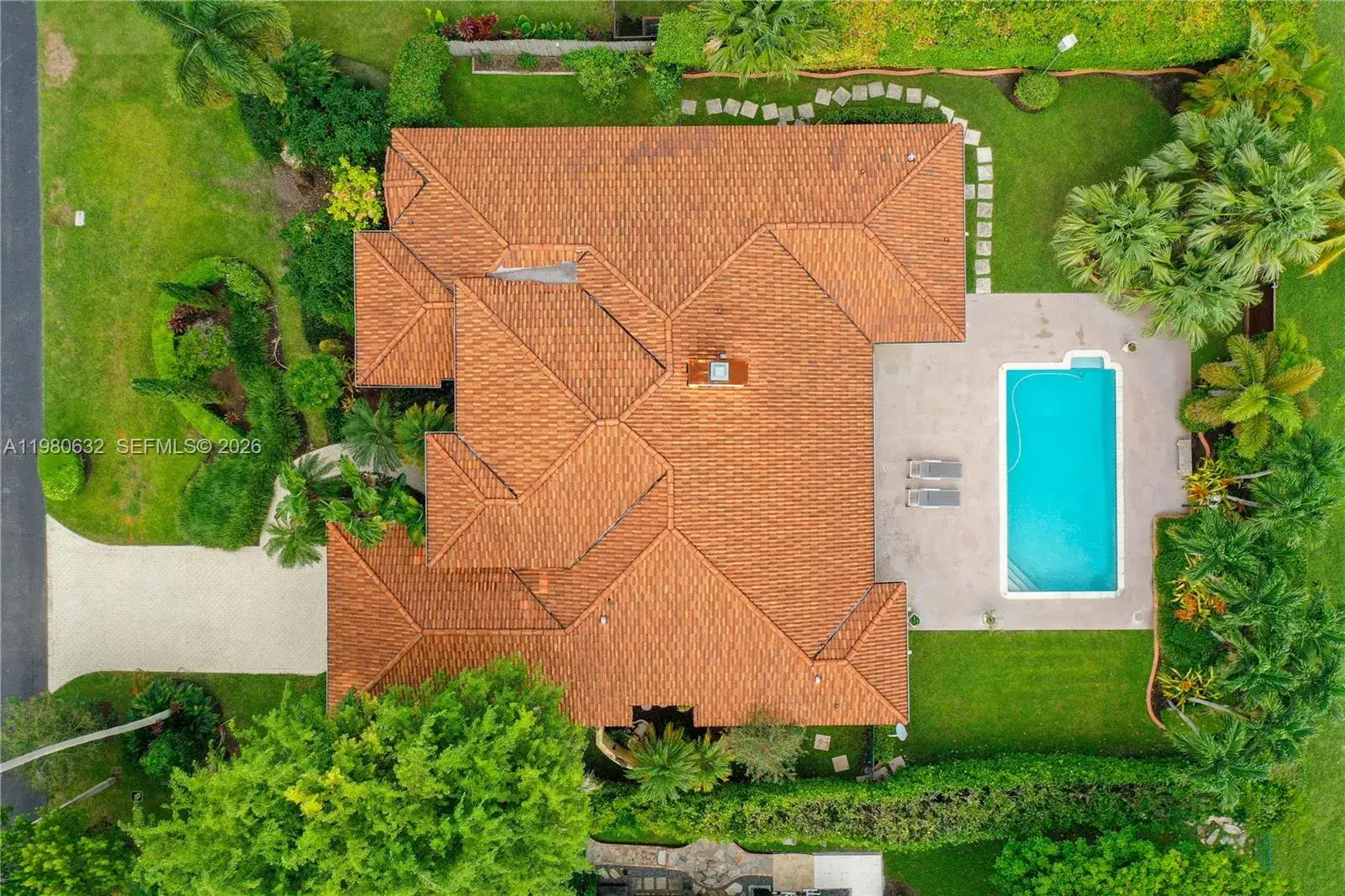 5 bedroom 4 bath Residential for sale at 16701 SW 84th Ct, Palmetto Bay FL 33157
