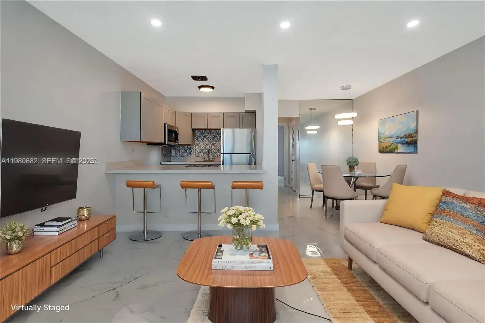 1 bedroom 1 bath Residential Lease for rent at 820 SW 11th Ave # 14B, Hallandale Beach FL 33009