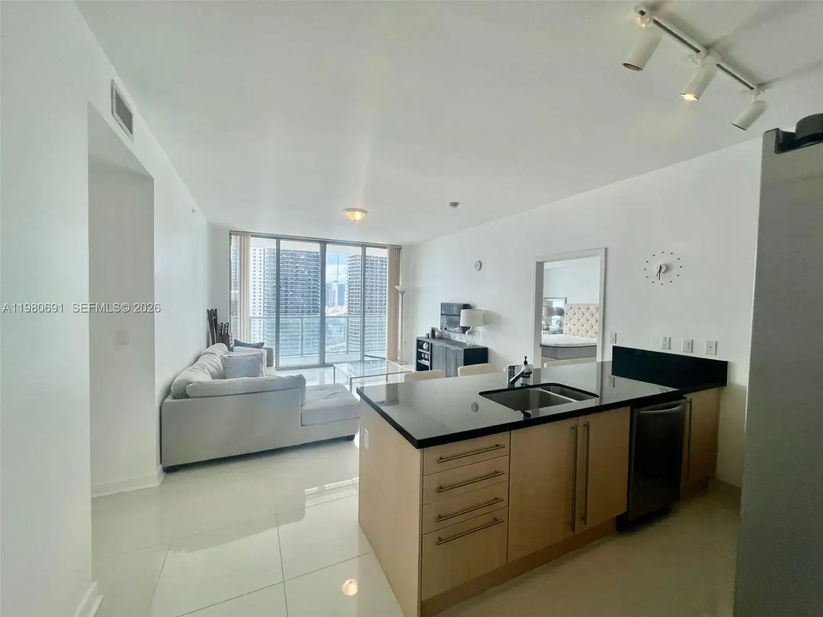 2 bedroom 2 bath Residential for sale at 1111 SW 1st Ave # 3223, Miami FL 33130