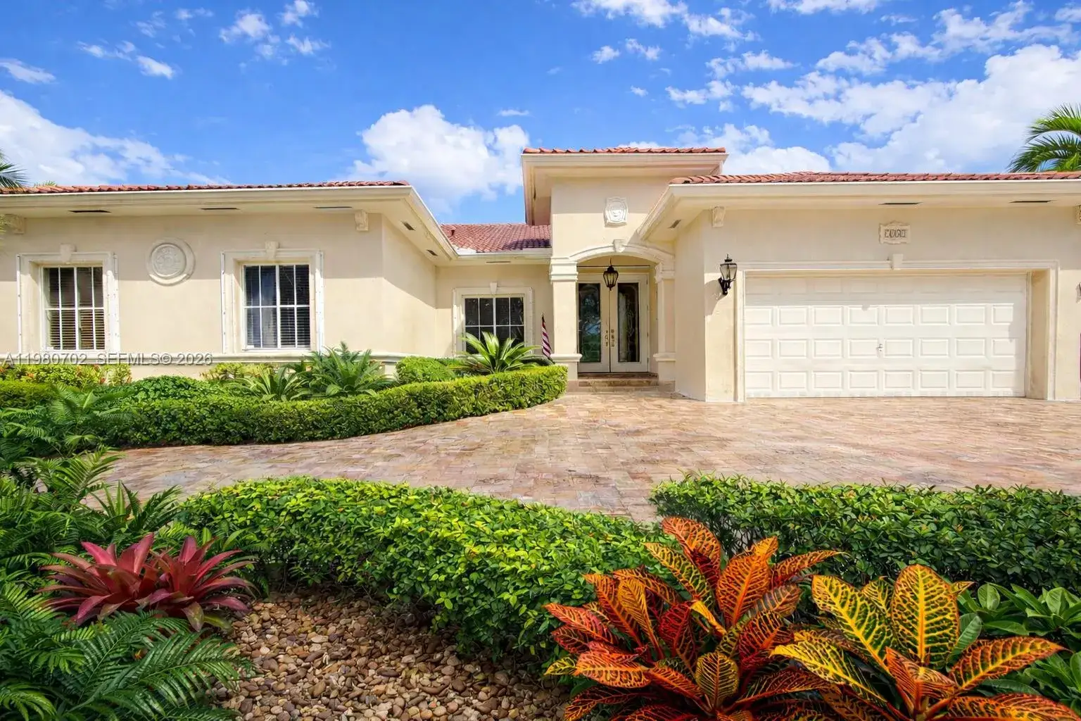 5 bedroom 5 bath Residential for sale at 7851 NW 159th Ter, Miami Lakes FL 33016