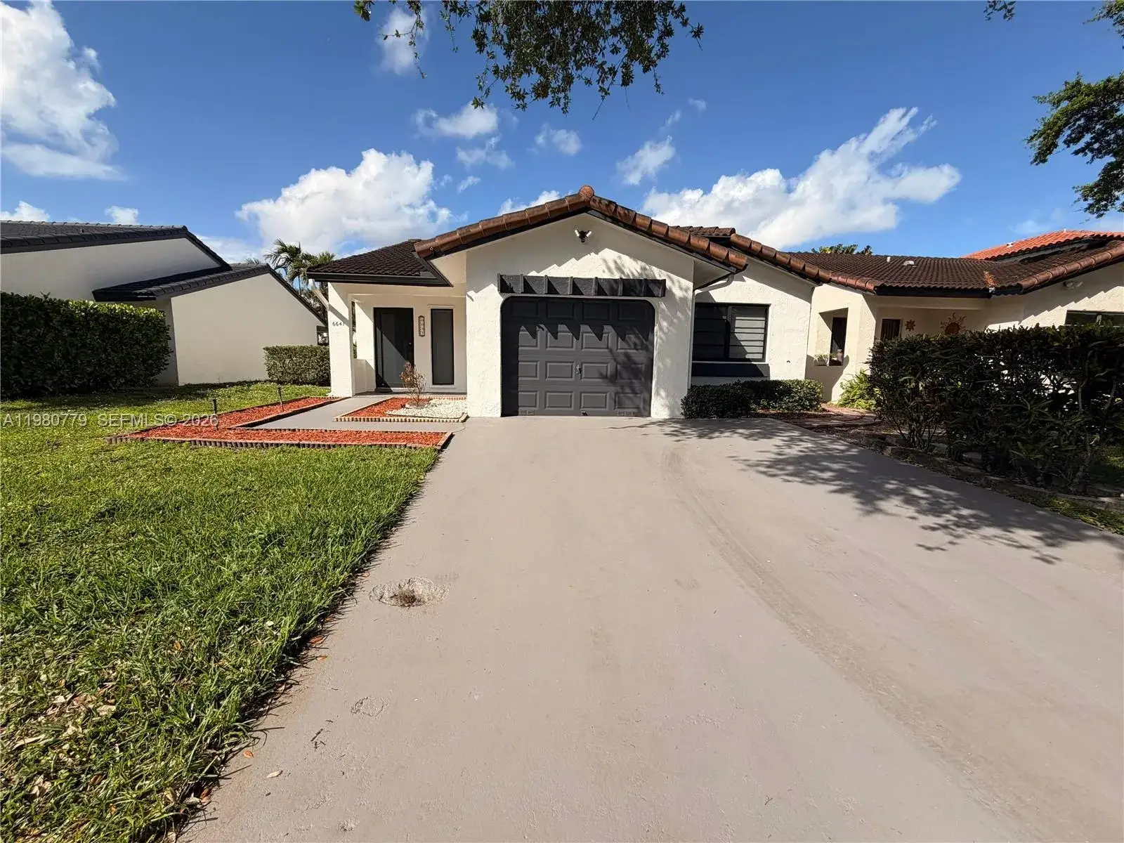 3 bedroom 2 bath Residential for sale at 6641 NW 174th Ter, Hialeah FL 33015