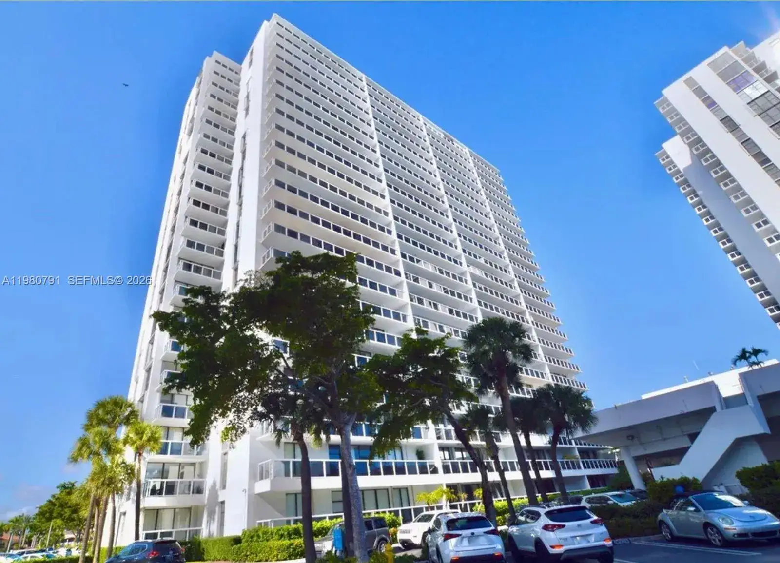 2 bedroom 2 bath Residential for sale at 20505 E Country Club Dr # 534, Aventura FL 33180