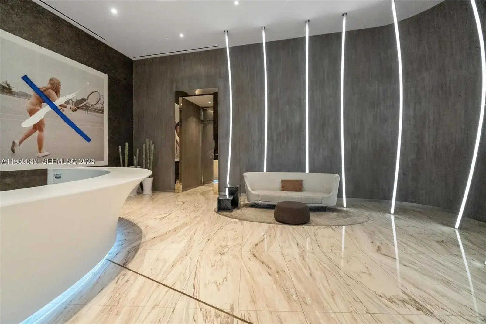 1 bedroom 1 bath Residential for sale at 1000 Brickell Plz # 3310, Miami FL 33131