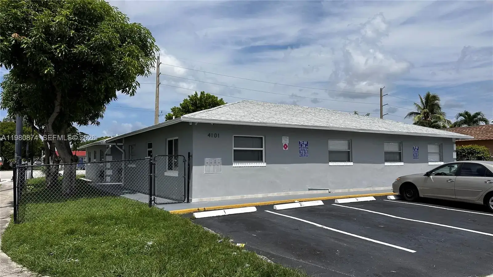 Residential Income for sale at 4101 NW 30th Ter, Lauderdale Lakes FL 33309