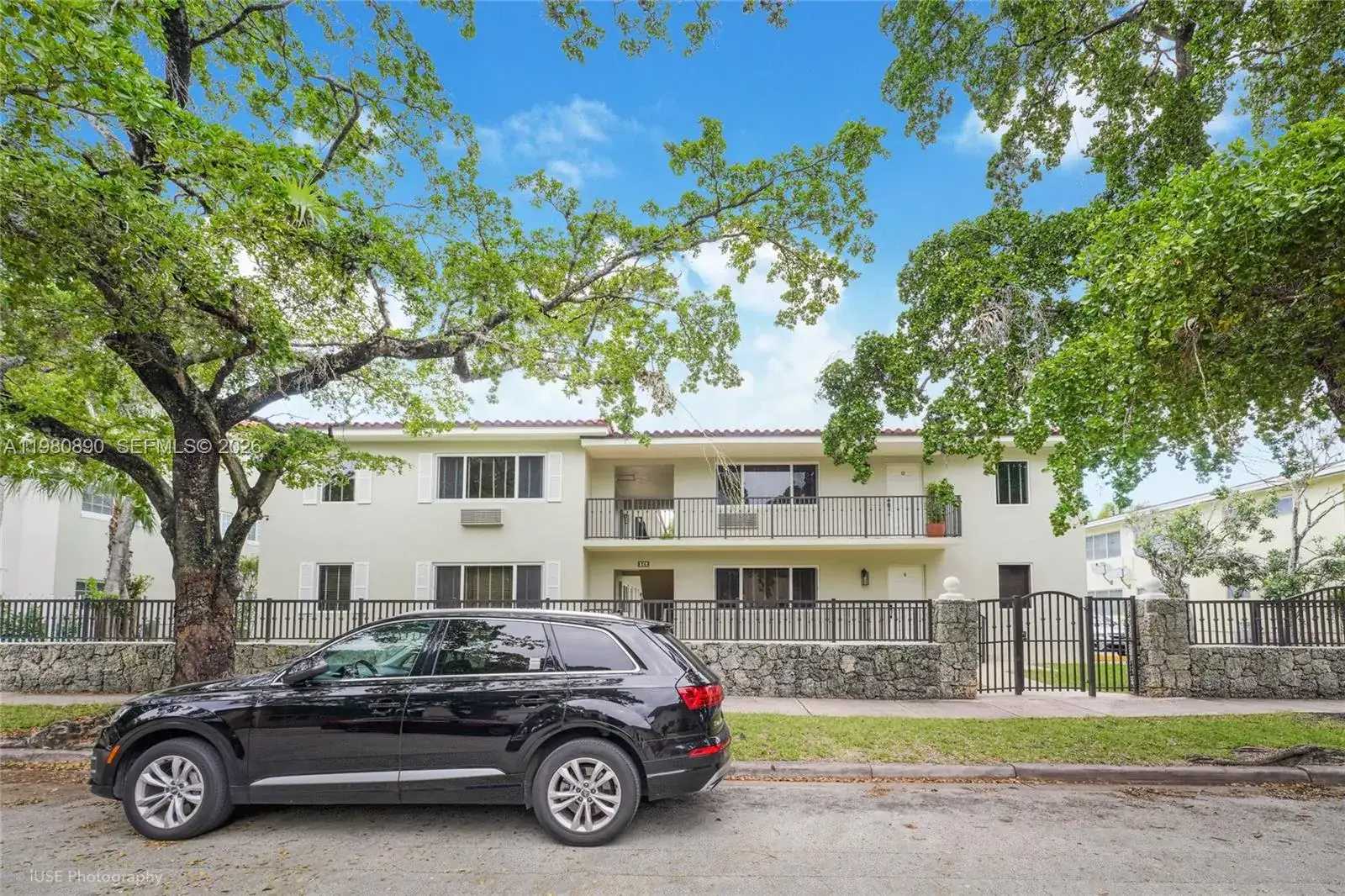 Commercial Sale for sale at 35 Antilla Ave, Coral Gables FL 33134