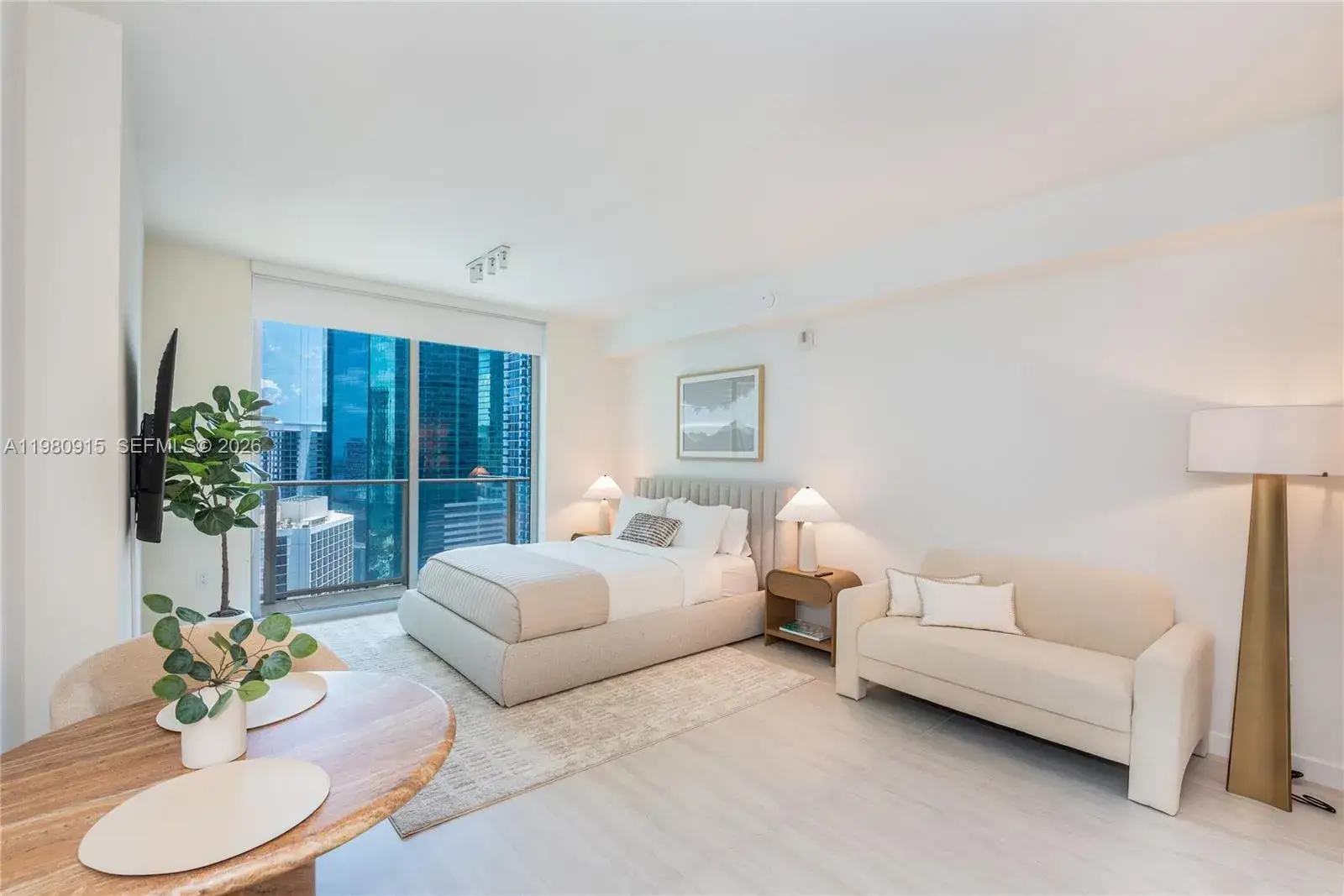 1 bath Residential Lease for rent at 77 SE 5th Street # 3204, Miami FL 33131