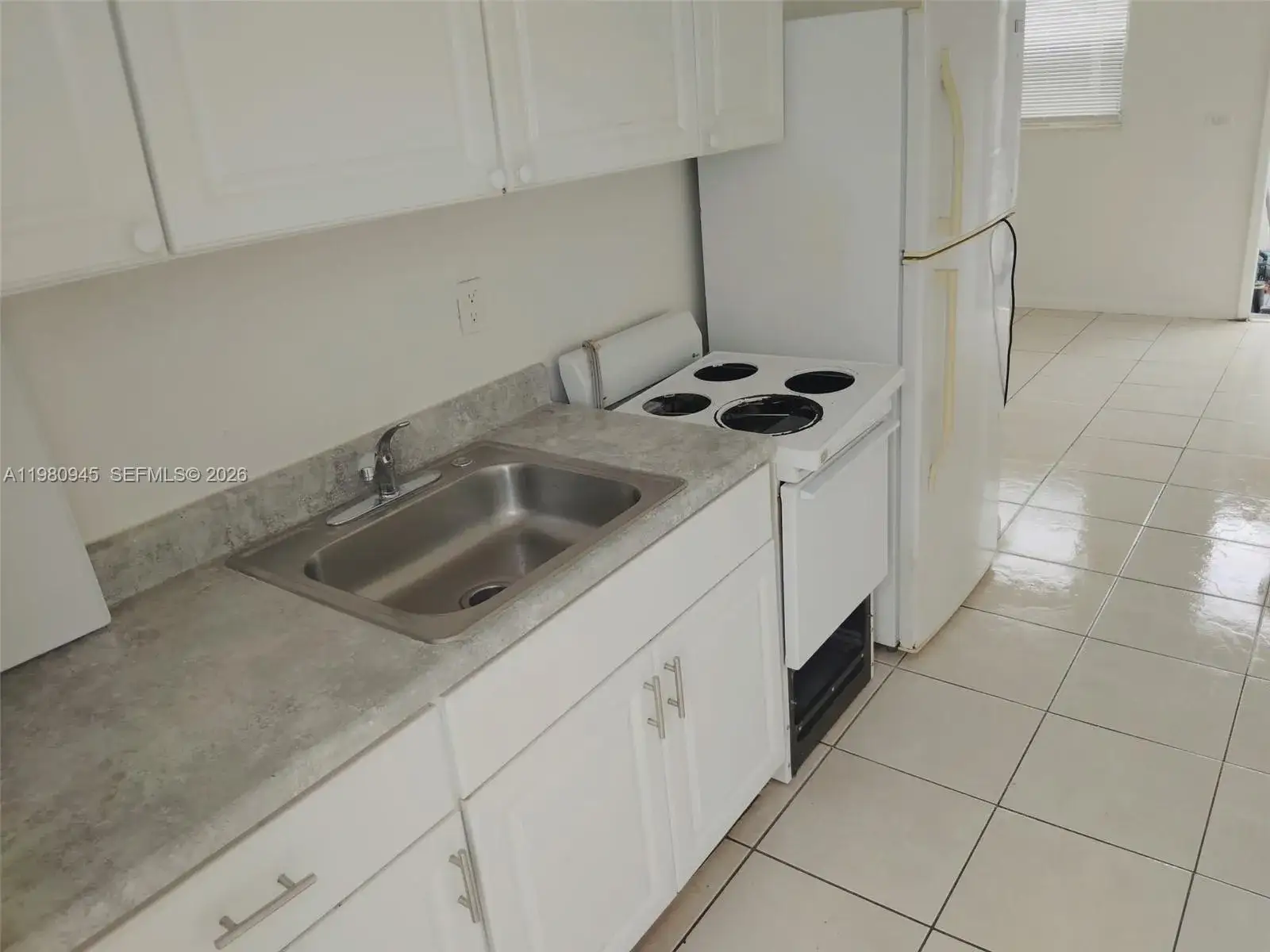 2 bedroom 1 bath Residential Lease for rent at 519 NW 8th Ave # 4, Fort Lauderdale FL 33311