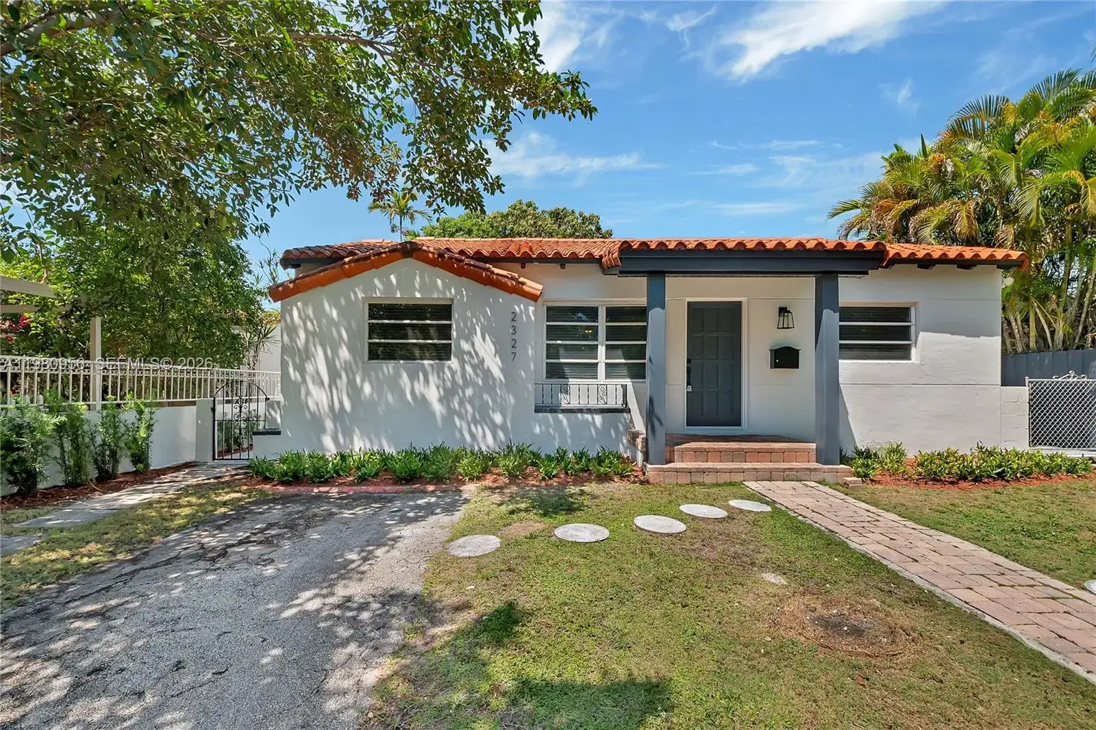 1 bedroom 1 bath Residential Lease for rent at 2327 SW 22nd Ter Rear, Miami FL 33145