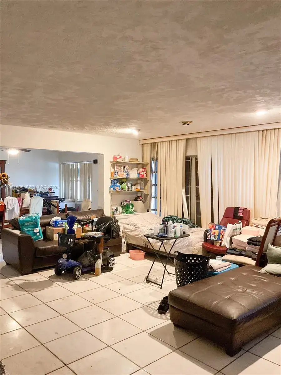 2515 SW 44th Ave, West Park FL 33023