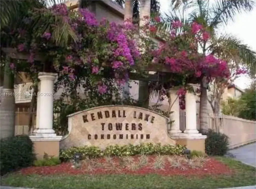 3 bedroom 2 bath Residential for sale at 15231 SW 80th St # 615, Miami FL 33193