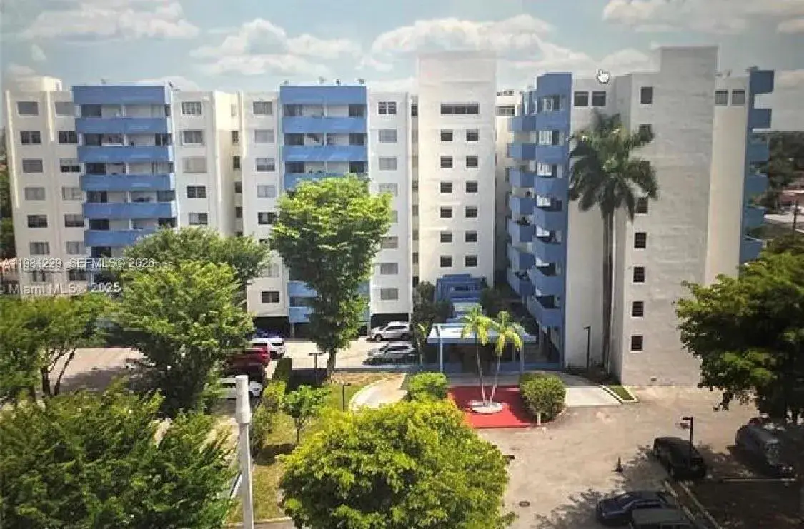 1 bedroom 1 bath Residential Lease for rent at 5050 NW 7th St # 511, Miami FL 33126